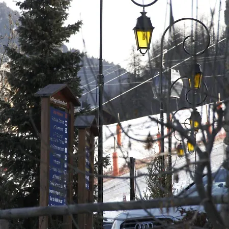 Szálloda Aigle Rouge